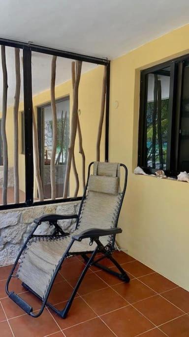 Beachfront Apartment With Swimming Pool. One Bedroom Celestun Exterior photo