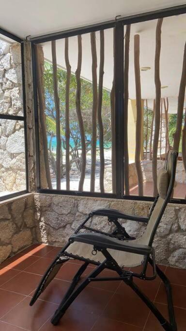 Beachfront Apartment With Swimming Pool. One Bedroom Celestun Exterior photo