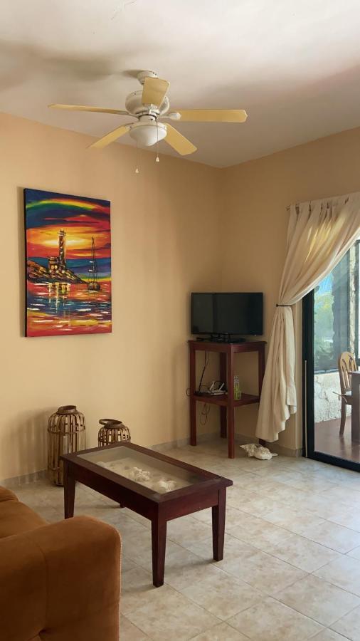 Beachfront Apartment With Swimming Pool. One Bedroom Celestun Exterior photo