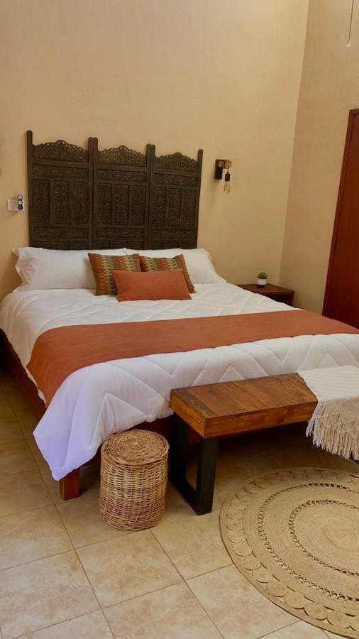Beachfront Apartment With Swimming Pool. One Bedroom Celestun Exterior photo